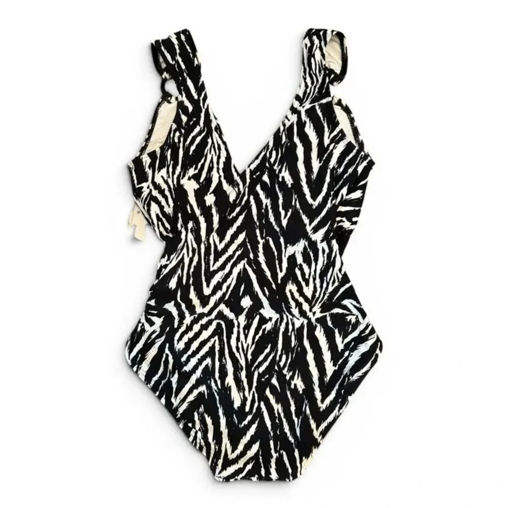 Carmen Marc Valvo Printed O-Ring One-Piece Swimsuit Black 4